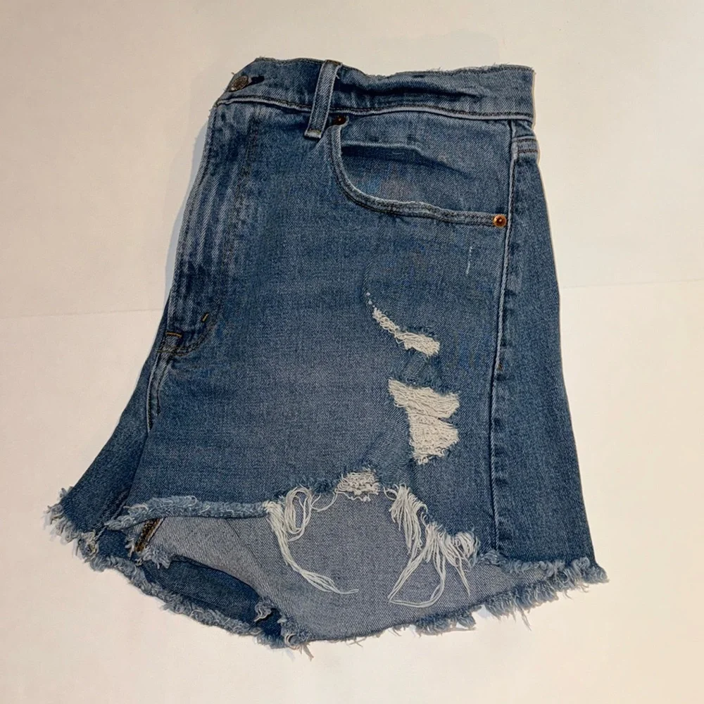 Abercrombie & Fitch High Rise Mom Shorts - Picture 2 of 3